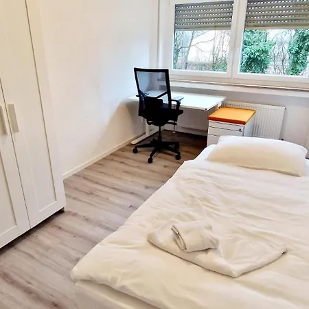 Efde Gmbh- Studenten Und Business Wg-zimmer Ab Sofort Frei 3-er Wg Inkl. Reinigungservice *