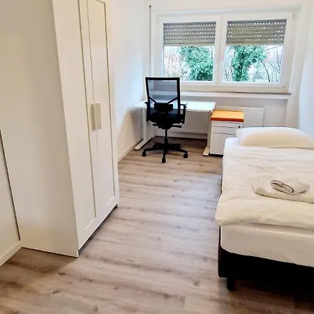 Efde Gmbh- Studenten Und Business Wg-zimmer Ab Sofort Frei 3-er Wg Inkl. Reinigungservice * Heilbronn