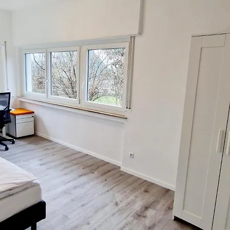 Efde Gmbh- Studenten Und Business Wg-zimmer Ab Sofort Frei 3-er Wg Inkl. Reinigungservice Heilbronn